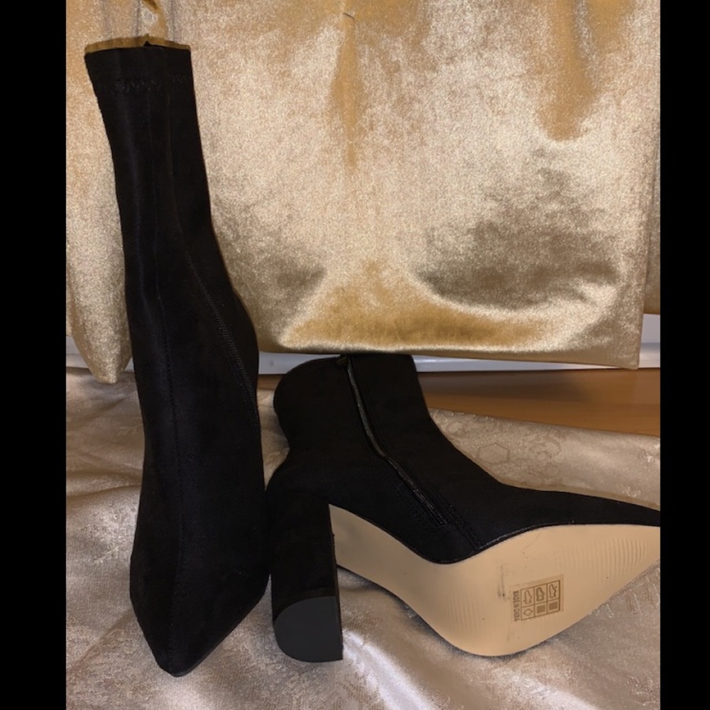 Brand new sude boots
